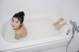 小倉優香写真集「じゃじゃうま」お風呂